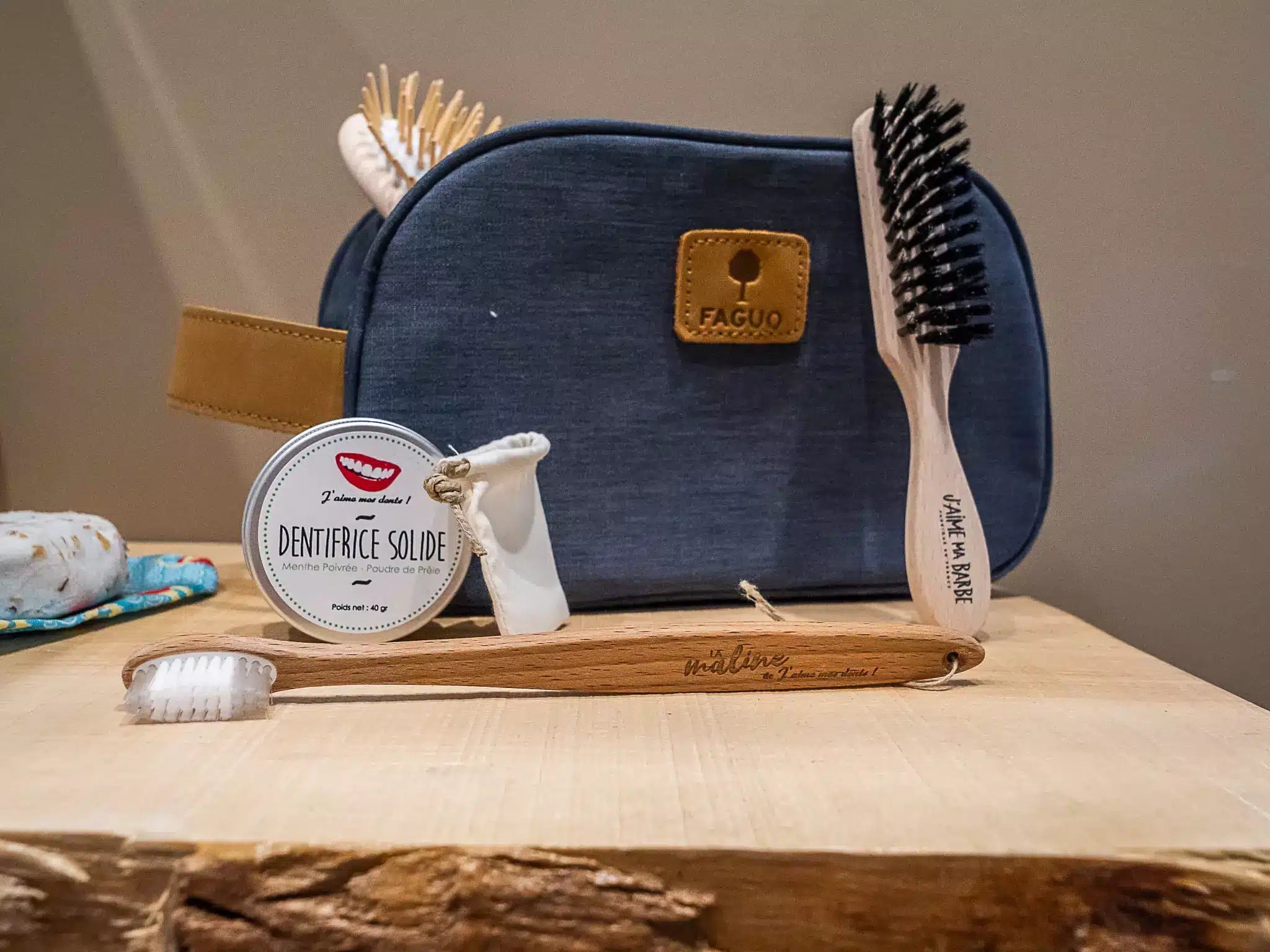 La trousse de toilette zéro-déchet du voyageur 🧼