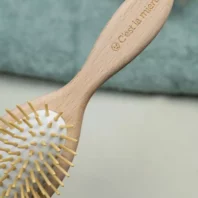 brosse à cheveux bois personnalisée