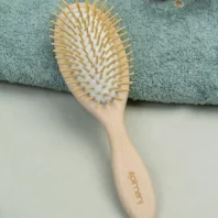 brosse à cheveux picots bois