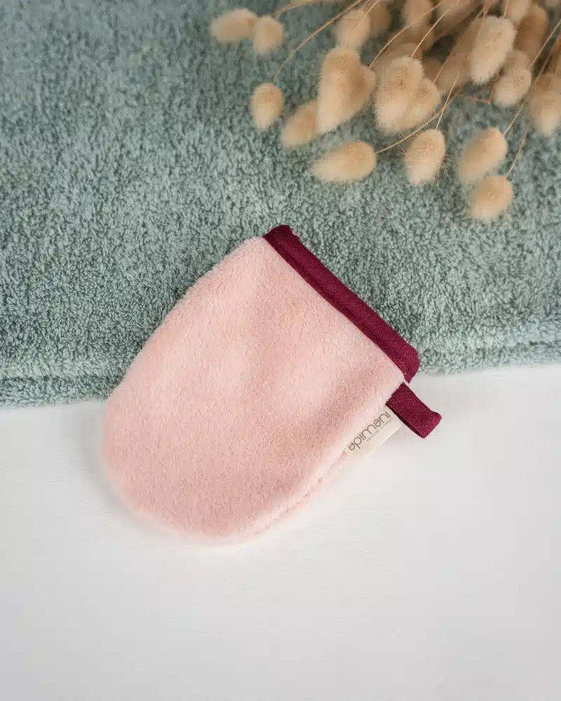 gant-demaquillant-rose gant-demaquillant-rose