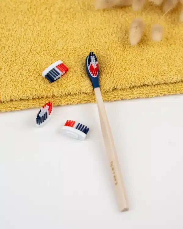 Pack 1 an – Brosse à dents en bois rechargeable – La Maline – Souple (BBR) - Bleu